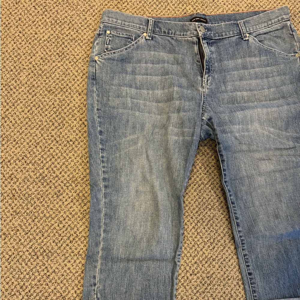 New York & Co. capris